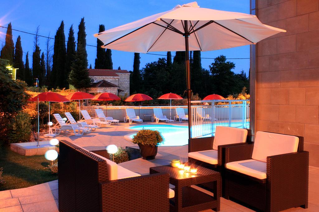 Apartments Grand Pinea Чилипи Екстер'єр фото